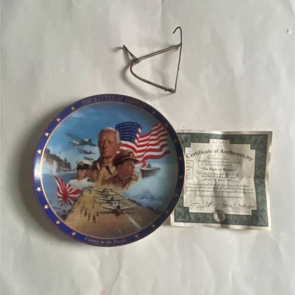 The Bradford Exchange WWII The Remembrance Series:1-5-Decorative Plates-8 in - Picture 3 of 13